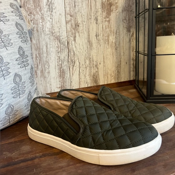 Steve Madden Quilted Olive Slip-On Loafers - Picture 1 of 4